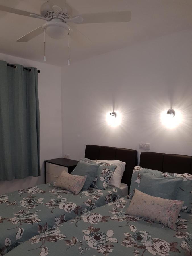 Atalaya 1St Floor Poolside Apartment Puerto del Carmen  Kültér fotó